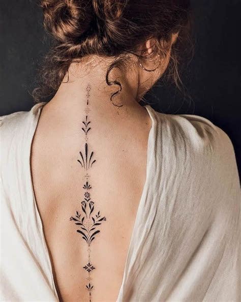 Tatuajes en la Columna Mujer Ideas y Significados